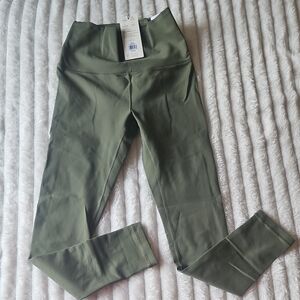 NWT Calia Essential High Rise 7/8 Legging